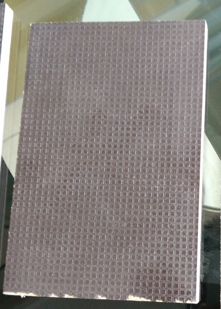 Anti-Slip Plywood/Wiremesh Plywood with Poplar Core Brown Film First Grade